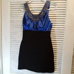 Trixxie Mini Bodycon Dress w Embelished Collar. Medium.
